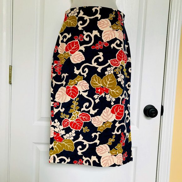 ZARA Women Pensil Skirt Retro Modern Floral Vine Print Size S - Picture 2 of 9